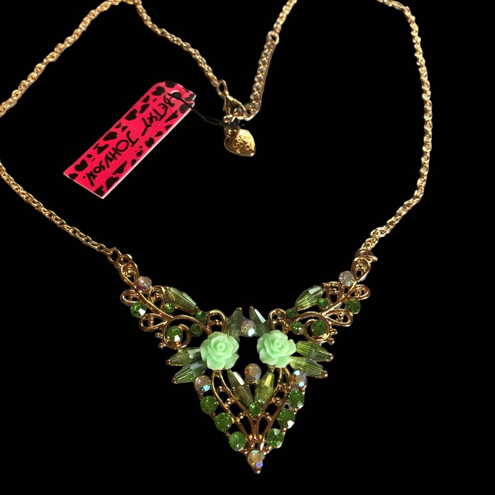 Betsey Johnson Crystal Green Rose Pendant Necklace Gold Chain